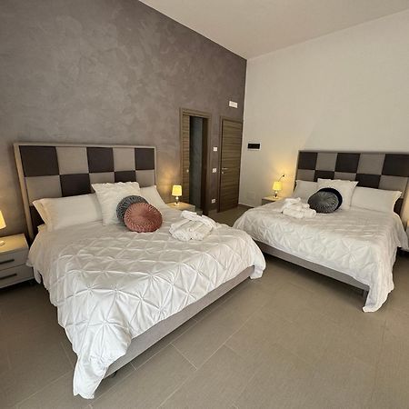 Emerella Luxury Suites-Siderno Lungomare Kültér fotó