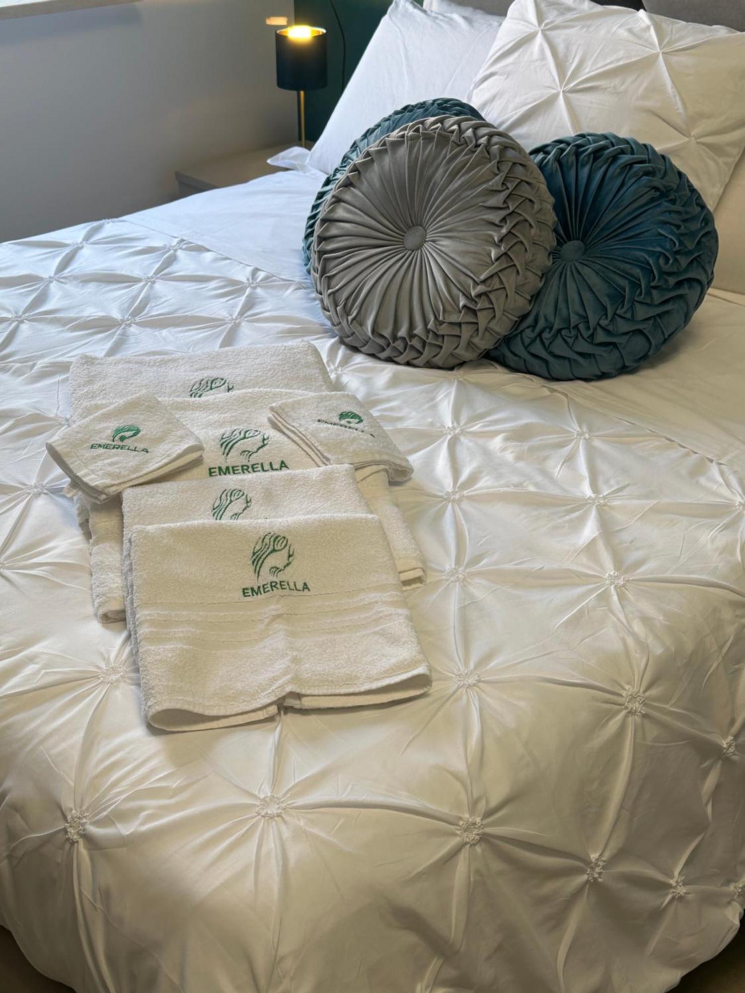 Emerella Luxury Suites-Siderno Lungomare Kültér fotó