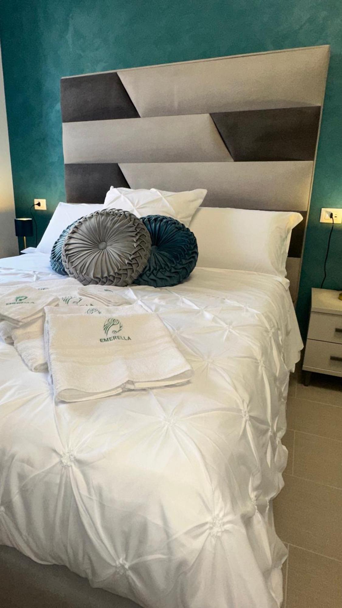Emerella Luxury Suites-Siderno Lungomare Kültér fotó