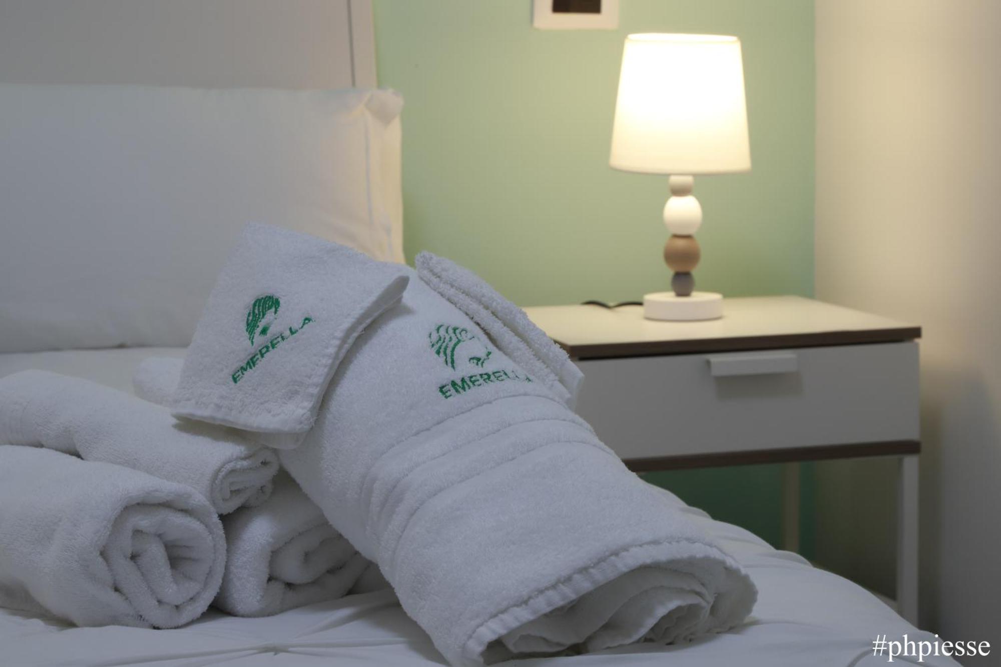 Emerella Luxury Suites-Siderno Lungomare Kültér fotó