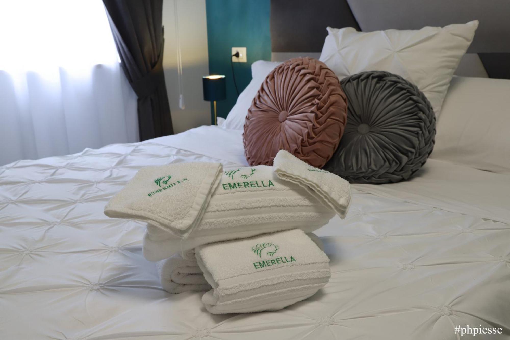 Emerella Luxury Suites-Siderno Lungomare Kültér fotó