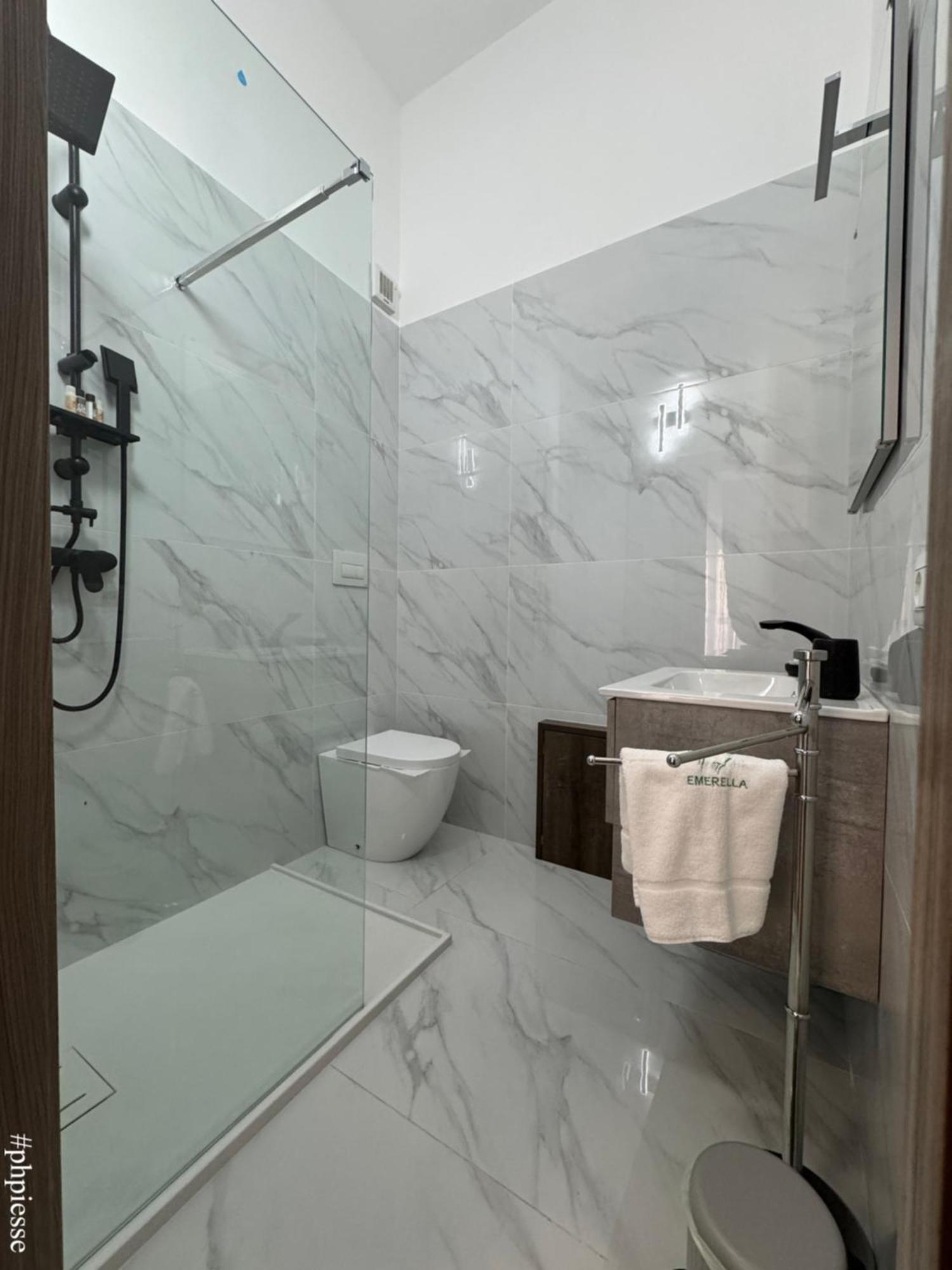 Emerella Luxury Suites-Siderno Lungomare Kültér fotó
