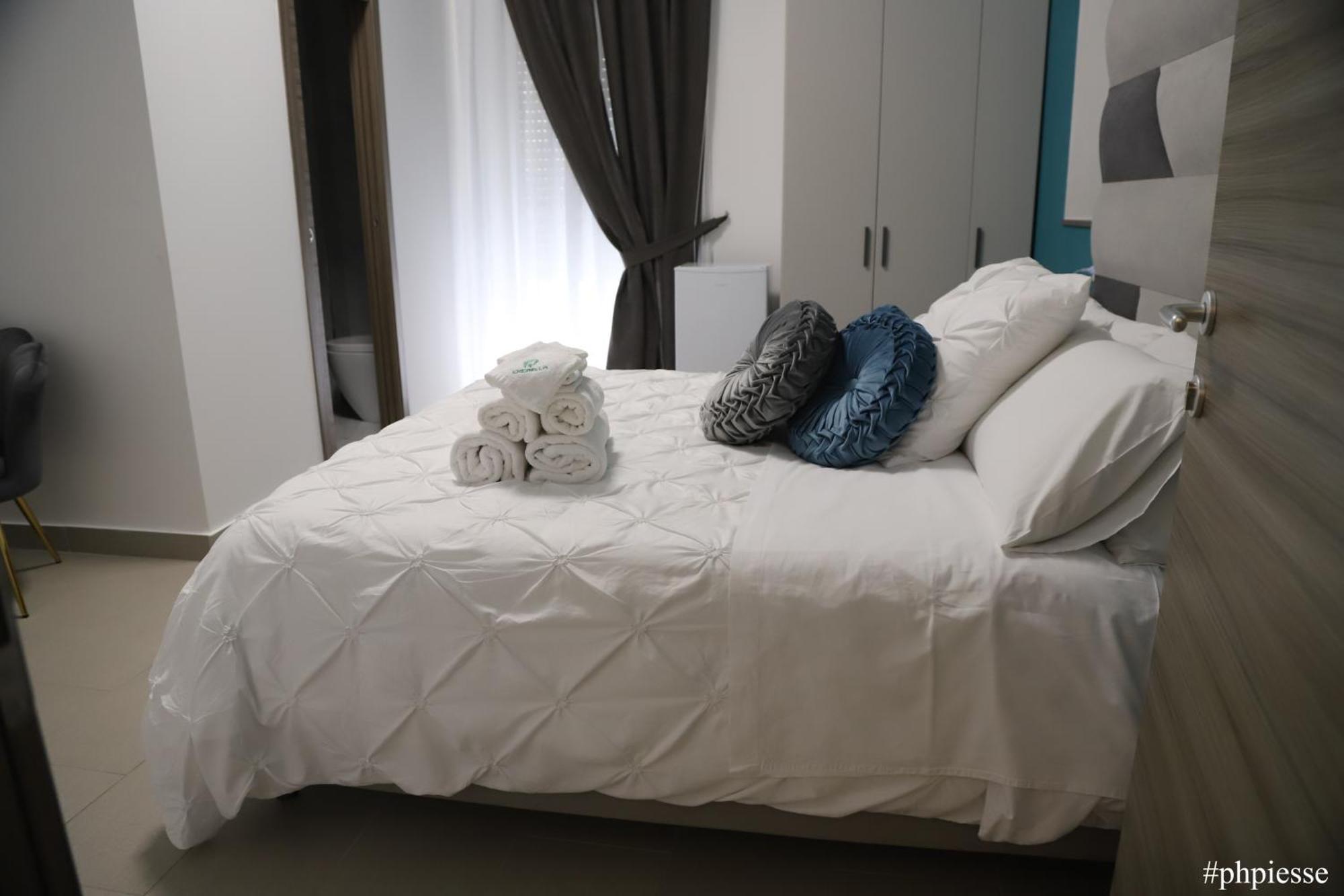 Emerella Luxury Suites-Siderno Lungomare Kültér fotó